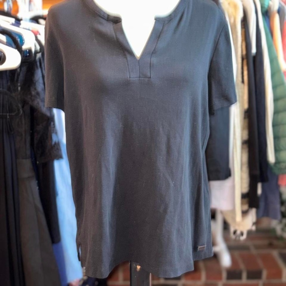 Jones New York black short sleeve top